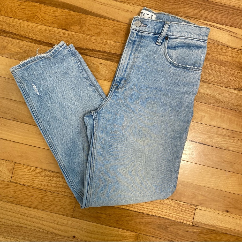Abercrombie 90s Straight Jean Size 28